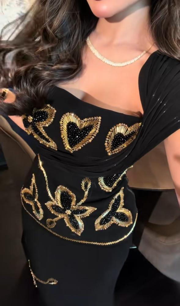فستان سهرة اسود باربي بتطريزات يدوية راقيه