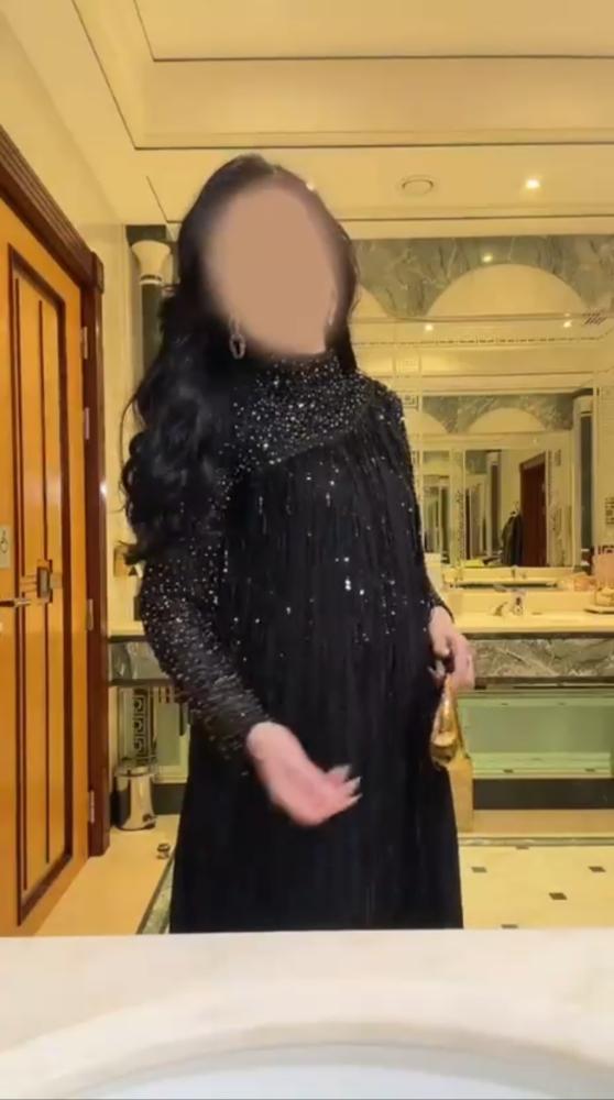 فستان حمل اسود شك على هدب فاخر