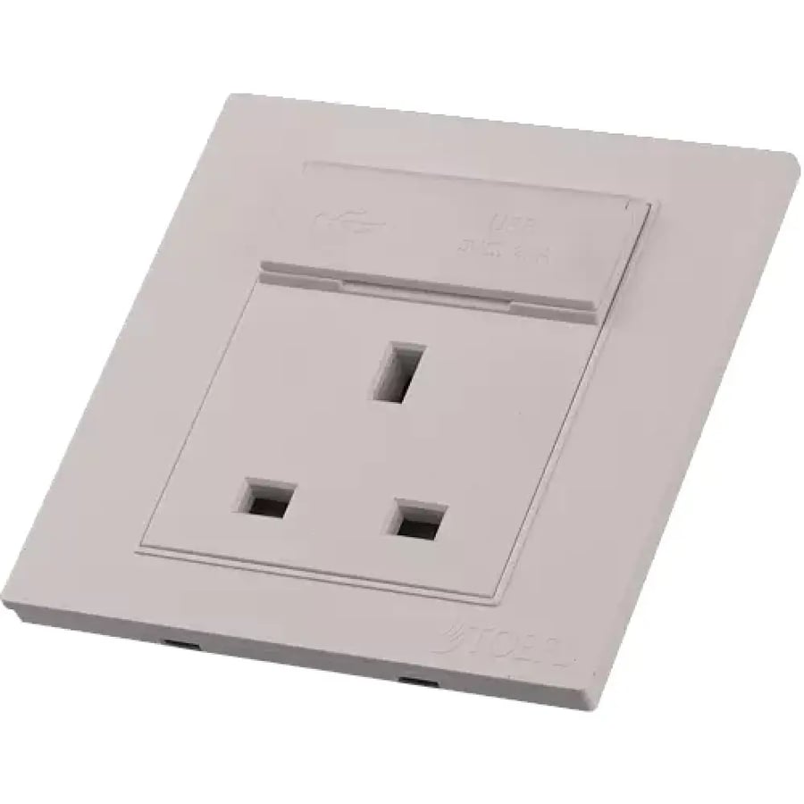 فيش ثلاثي مع منفذ يو اس بي USB مع تايب سي TYPE C لون ابيض سا