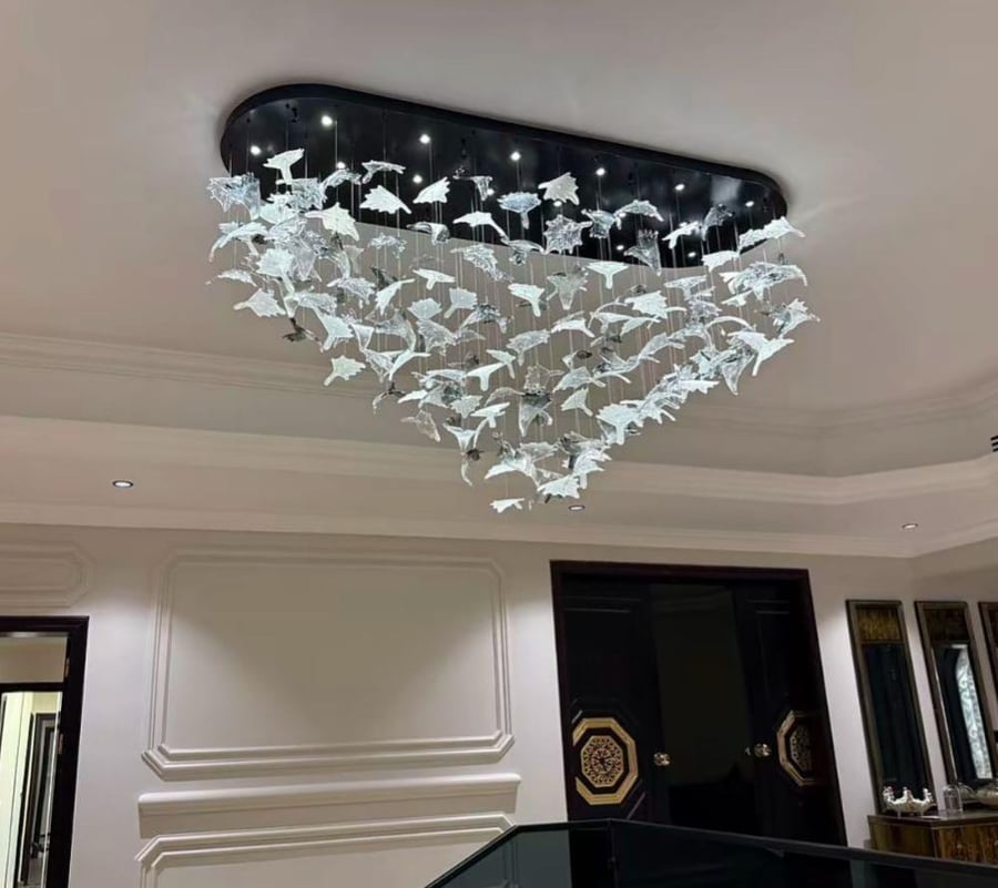 ثريا بتصميم مميز طول150سم وعرض40سم لون شفاف وزيتي