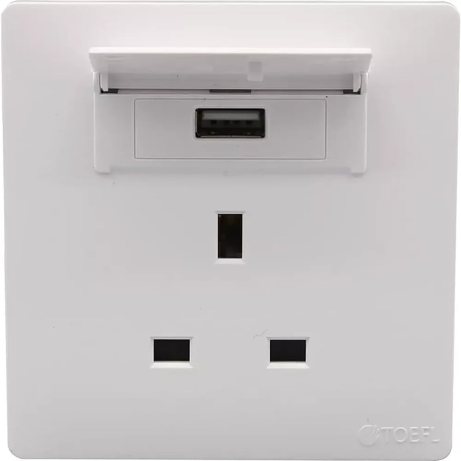 فيش ثلاثي مع منفذ يو اس بي USB لون ابيض بيانو