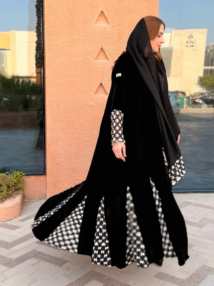 عباية زُمرّد