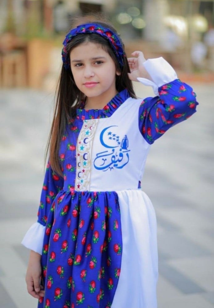 فساتين بناتي ازرق على ابيض