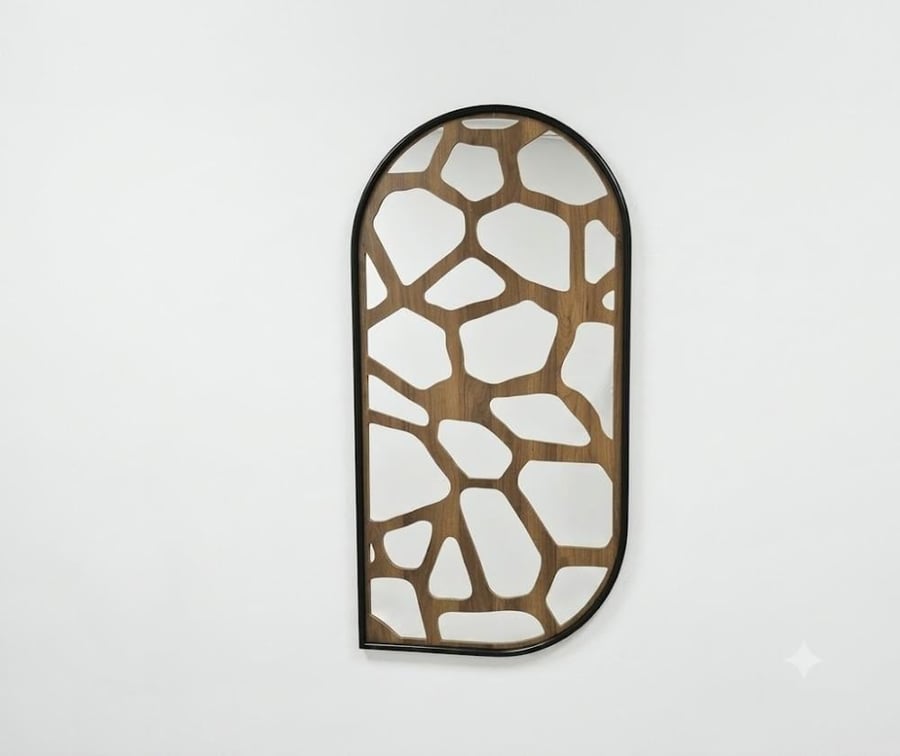 مرآة جدارية ديكورية بتصميم عضوي خشبي بني وإطار أسود – 120×60 سم