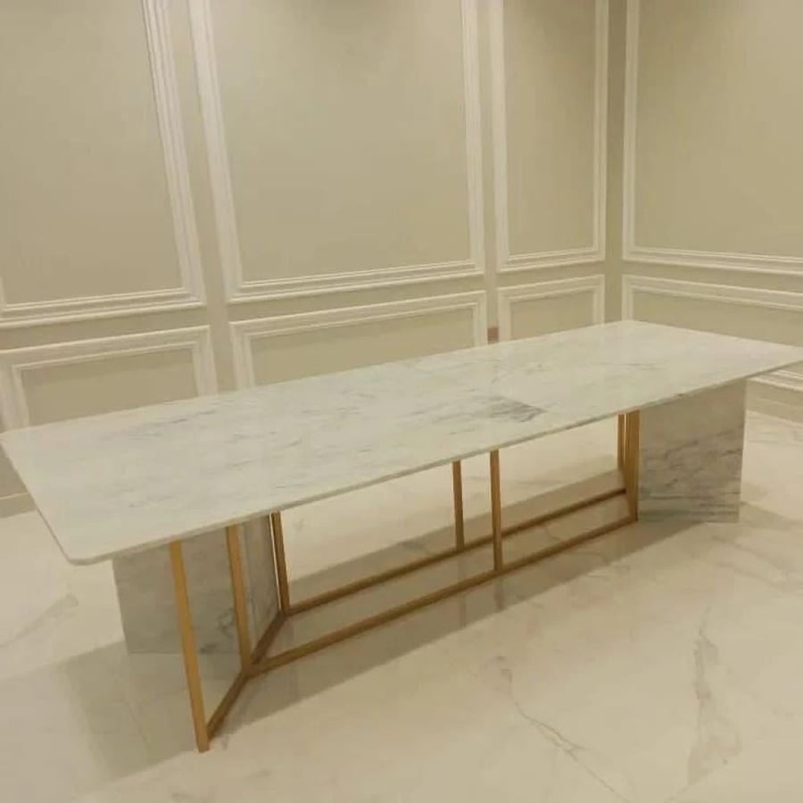 طاولة طعام
