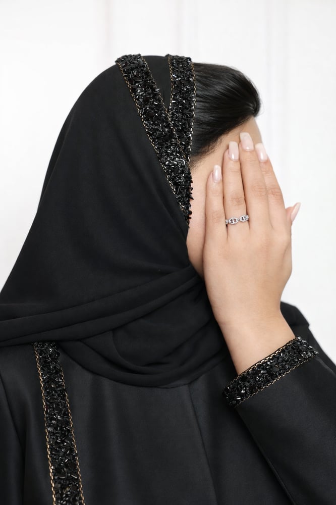 عباية تفته اسود بتطريز اسود مميز