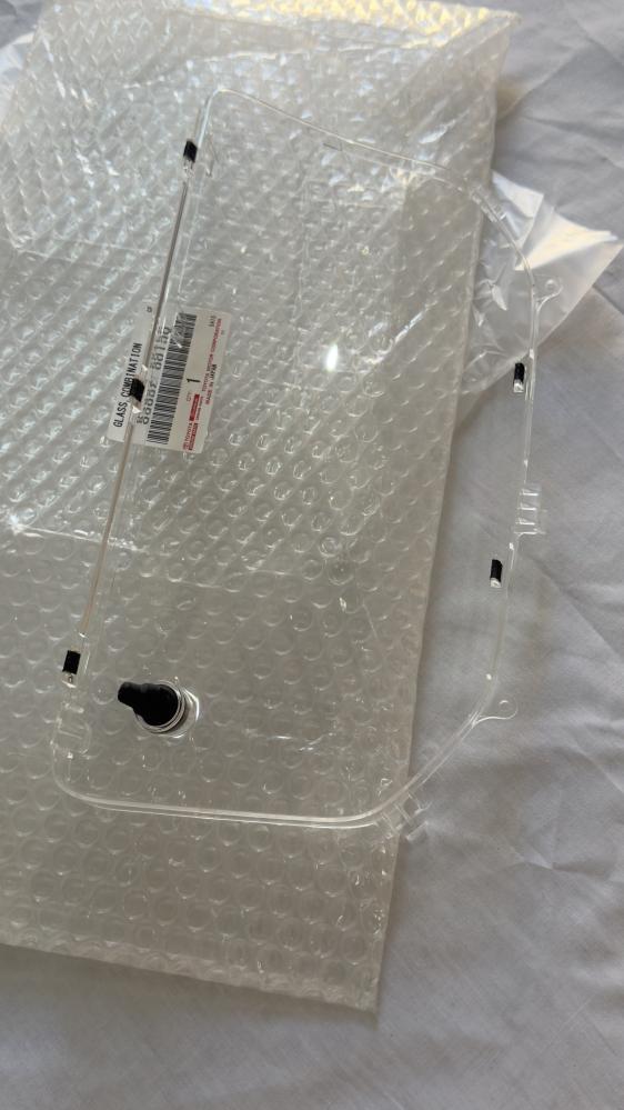 Quarter gauge glass and Shams from the 2010 model and above, original