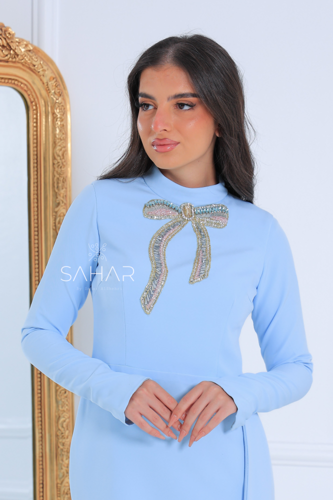 فستان كريب مع فيونكة شك يدوي