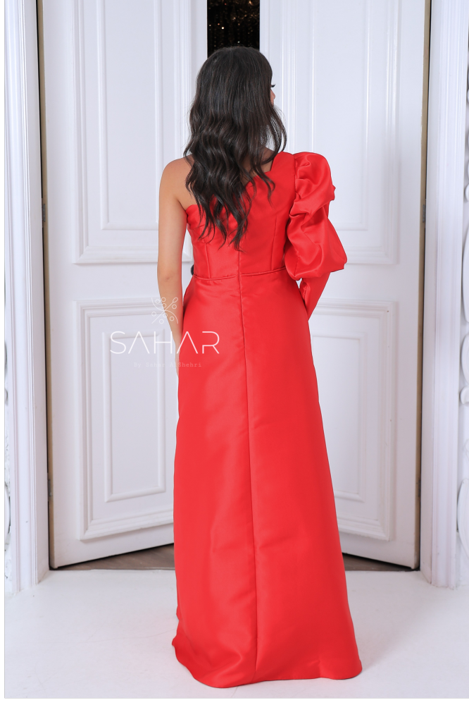 Elegant evening dress with one shoulder