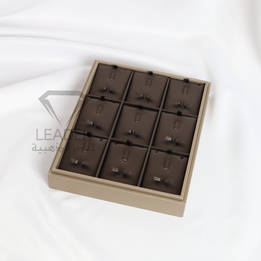 طبق عرض أطقم ذهب الأطفال – 9 خانات