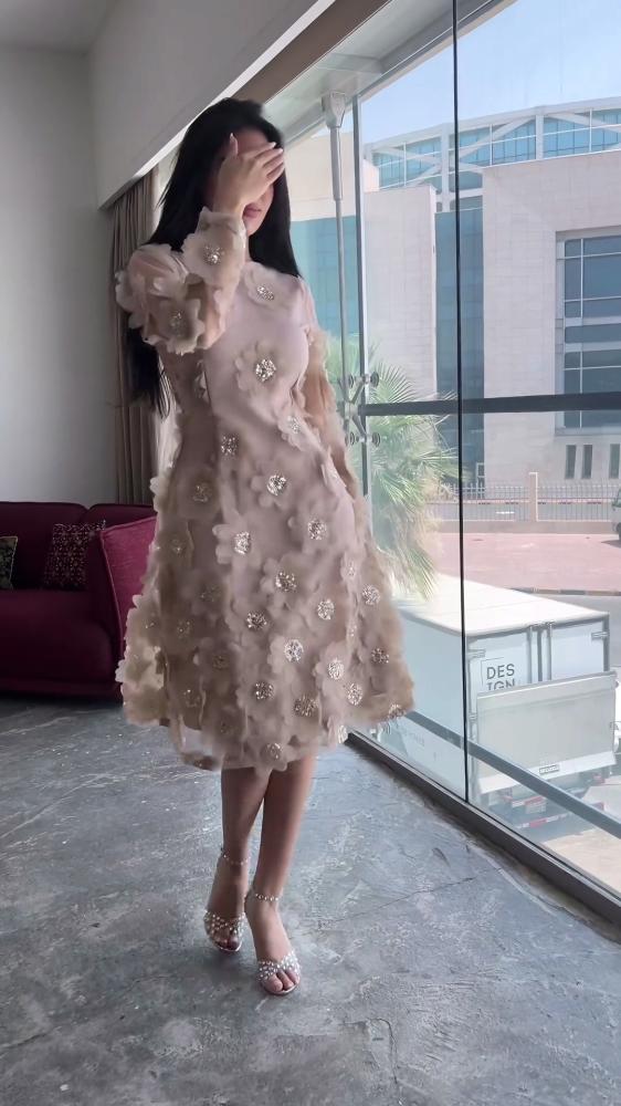 فستان سهرة ميد مزين بلورود