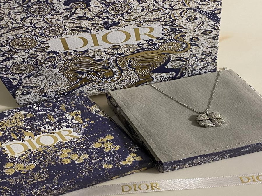 سلسال DIOR