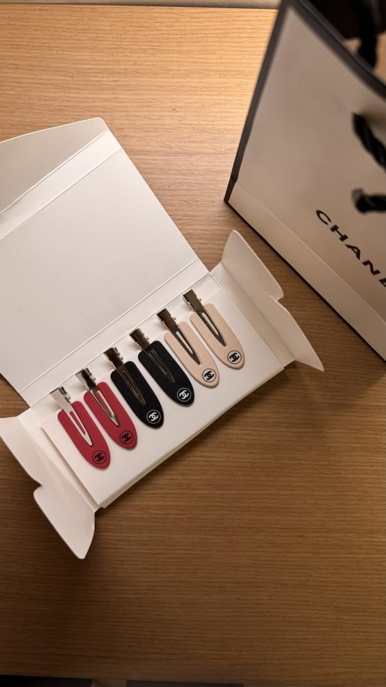 Chanel Clips Set مع الملحقات