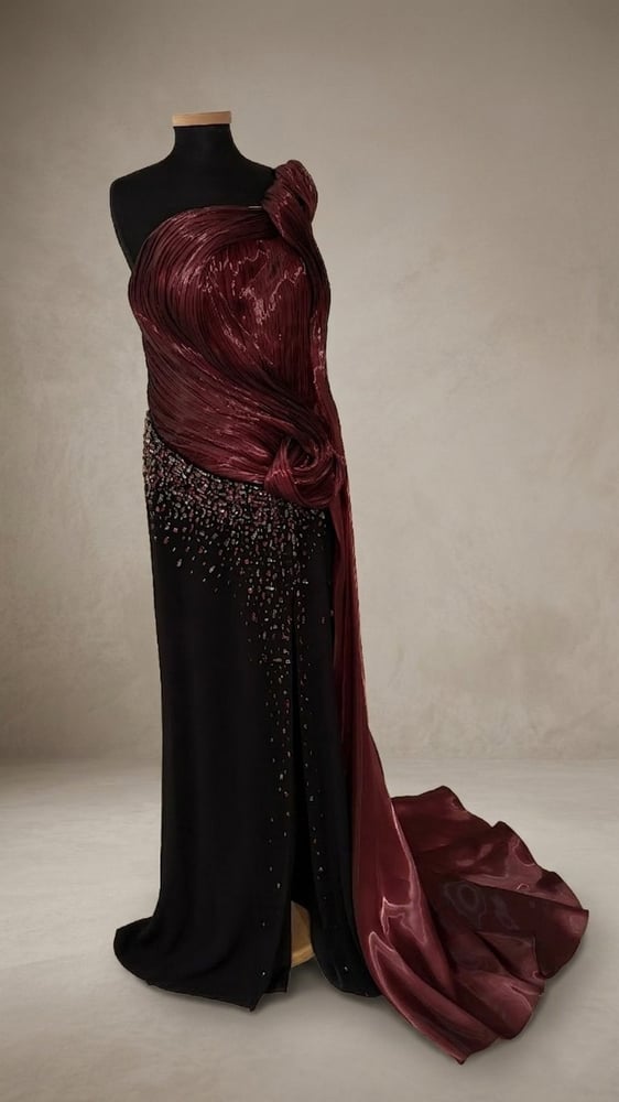 فستان سهرة خمري عودي و أسود – Burgundy Noir Elegance