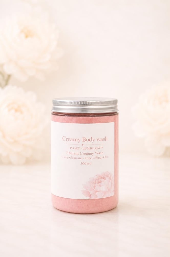 IVORY · LUMIGLOW™ Bright Tone Creamy Wash