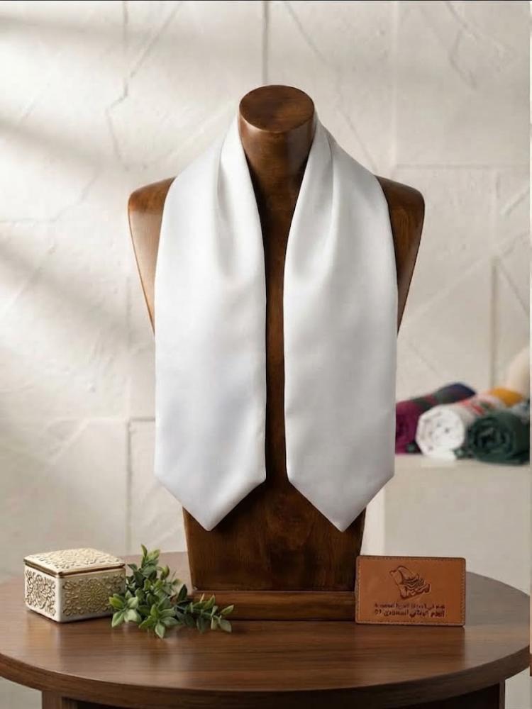 طباعة  على وشاح (طباعة مخصصة - يتطلب إرفاق تصميمك)".