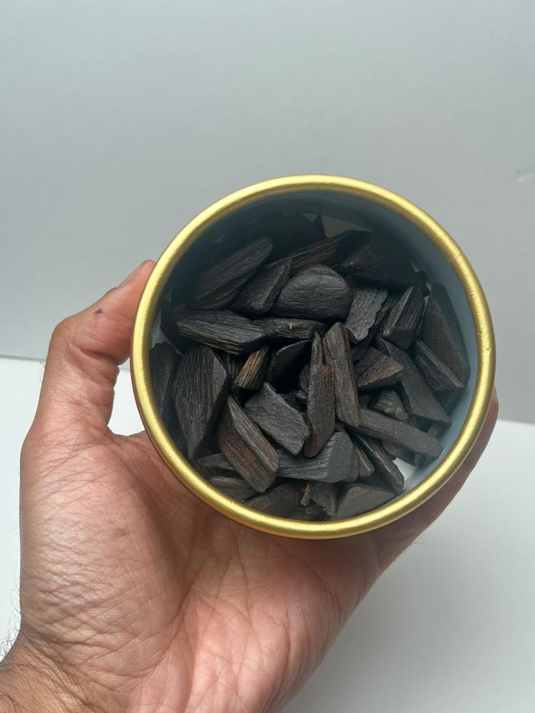 عود مسقى ثمين