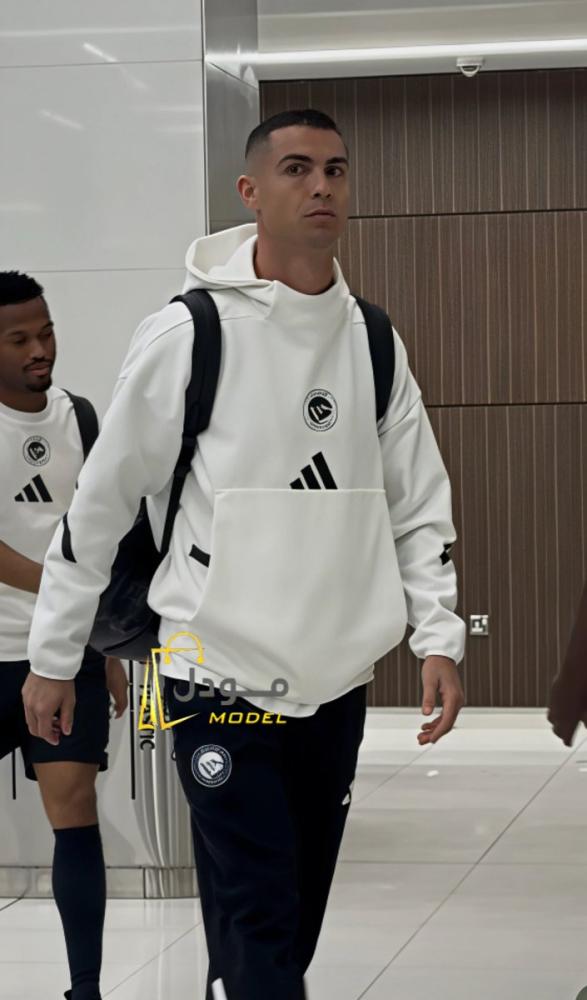 طقم ملابس رونالد الشتويه بشعار نادي النصر بلوفر وسروال