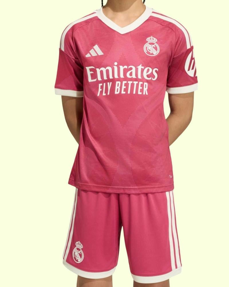 طقم ريال مدريد الثالث الجديد 2027 نسخة الاعبين