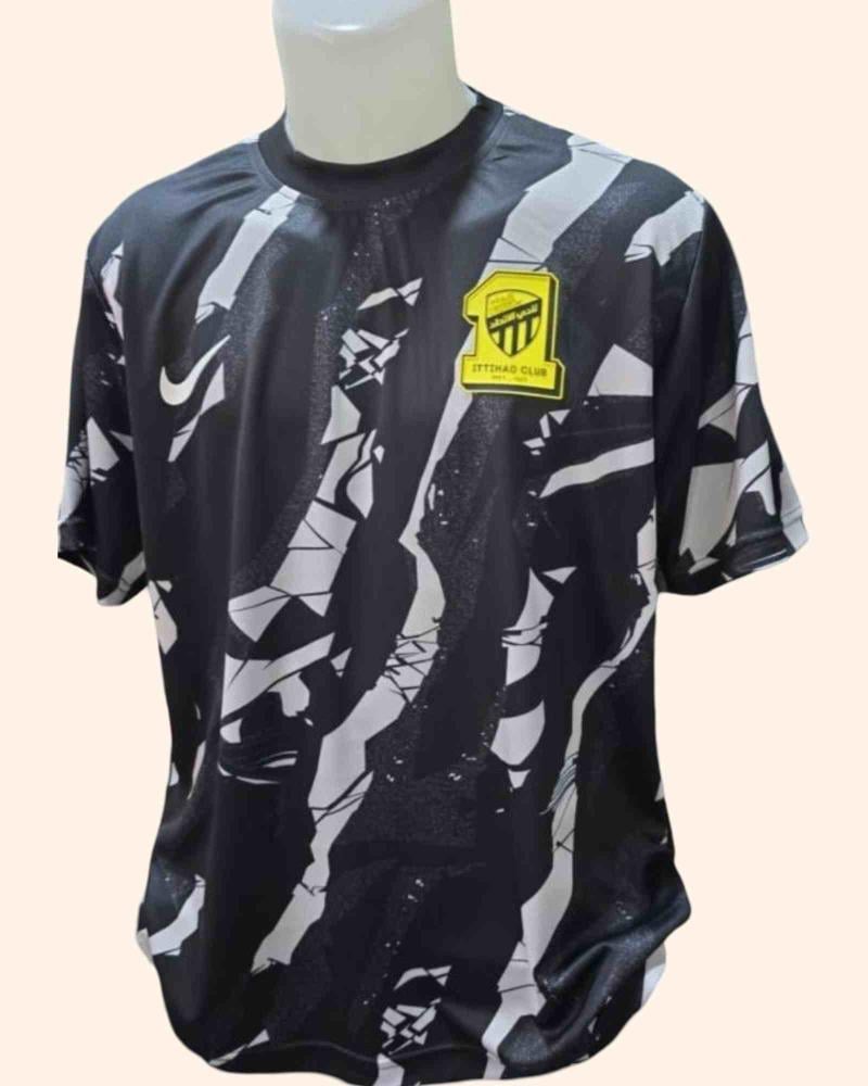 تيشيرت احما نادي الاتحاد السعودي كلاسيك الاسود