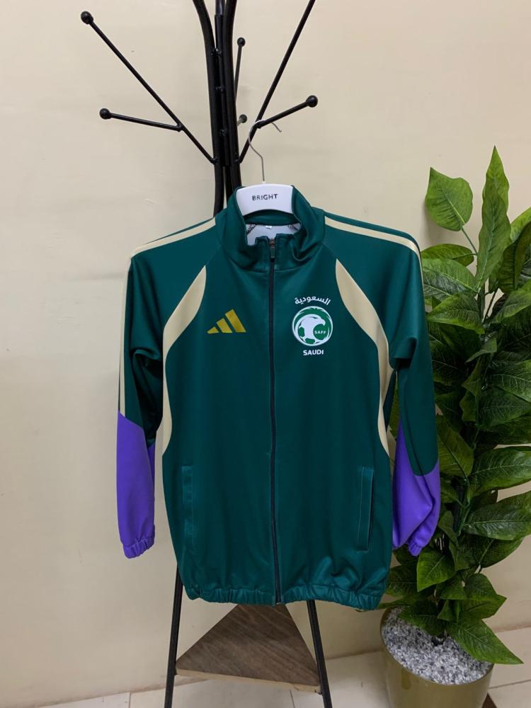 جاكت تمارين المنتخب السعودي الاخضر بي اكمام بنفسجية