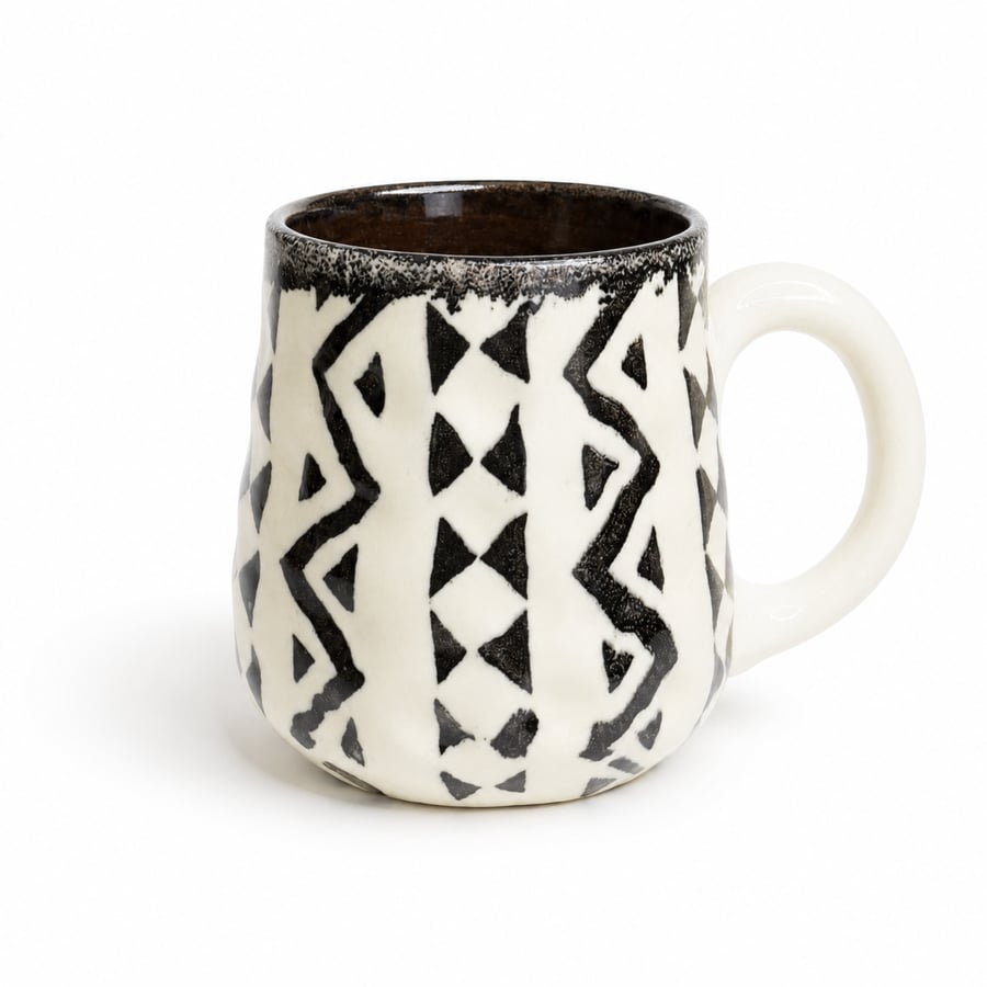 A cup with Sadu embroidery