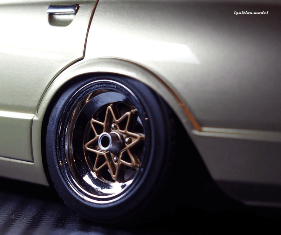 Ignition Model IG3430  1/18 Scale Toyota MarkⅡ Sedan Grande (MX41) Gold