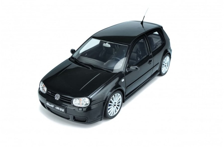 1/18 OT964 Otto Black Volkswagen Golf IV R32