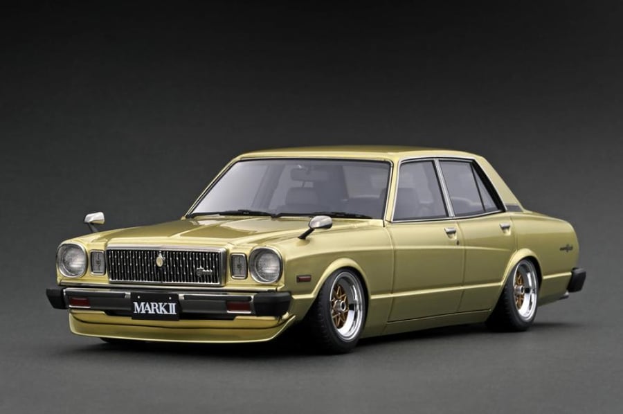 Ignition Model IG3430  1/18 Scale Toyota MarkⅡ Sedan Grande (MX41) Gold