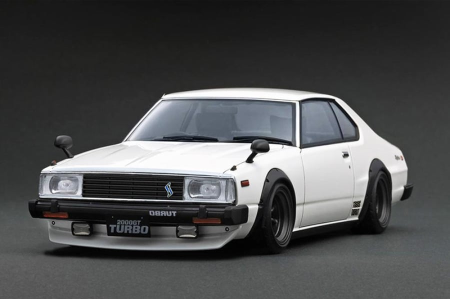 IG3476 Nissan Skyline 2000 Turbo GT-ES (C211) White