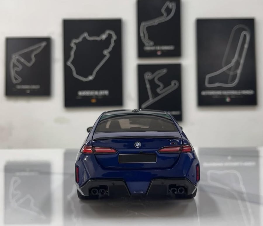 Minichamps 110023802  1:18 BMW M M5 Limousine  Blue Metallic