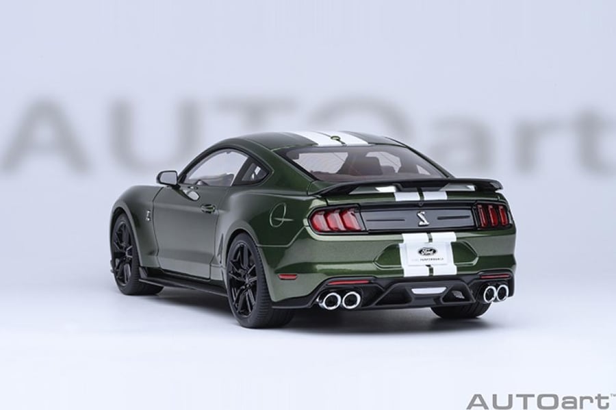 Autoart 1/18 73097  FORD MUSTANG SHELBY GT500 (ERUPTION GREEN)