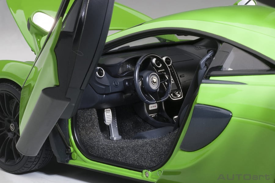 McLaren 570S (Mantis Green) AUTOART ID 76042