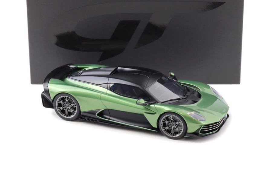 1:18 GT Spirit GT558 Aston Martin Valhalla Iridescent Emerald green 2025