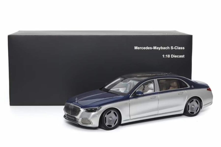 Mercedes - Maybach S-Class 2021 Brand: Almost Real  Scale: 1/18 Color: Silver / Blue  SKU : 820121-1 Limited Edition : 1 of 1008 Units