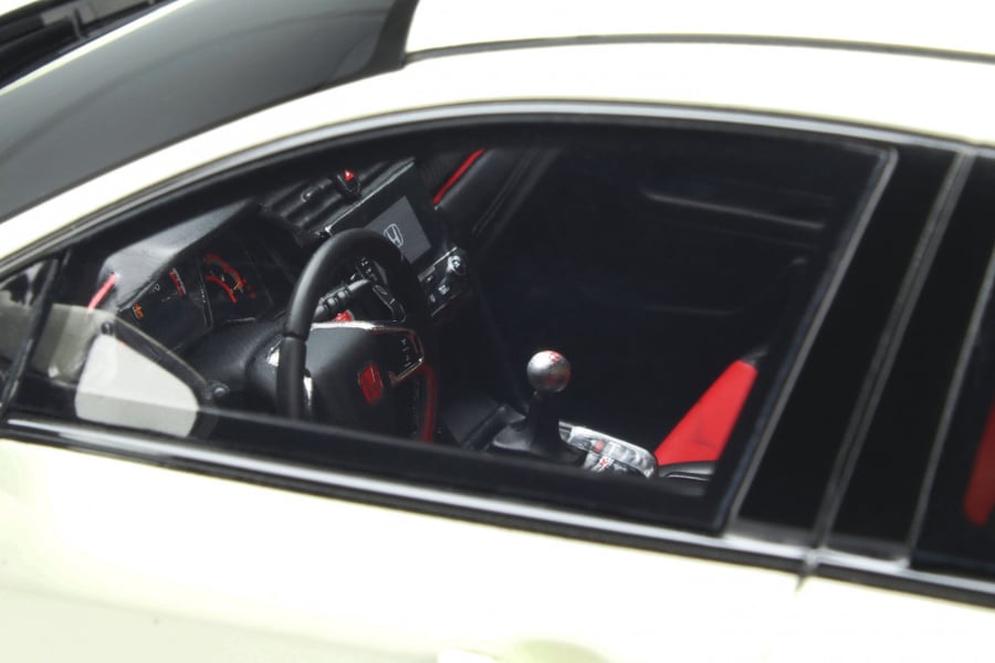 Honda Civic Type R (FK8) 2020 Brand: Otto  Scale: 1/18 Color: White  Limited Edition : 1 of 2000 Units  SKU : OT388