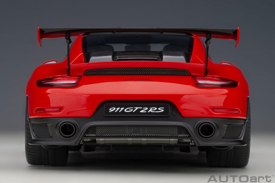 Porsche 911 (991.2) GT2 RS Weissach Package Brand: Autoart  Scale: 1/18 Color: Red  SKU : 78173