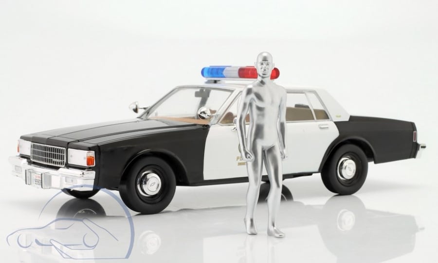 CHEVROLET - CAPRICE METROPOLITAN POLICE 1987 - TERMINATOR 2 MOVIE 1991  Brand: Greenlight  Color: White / Black  Scale: 1/18