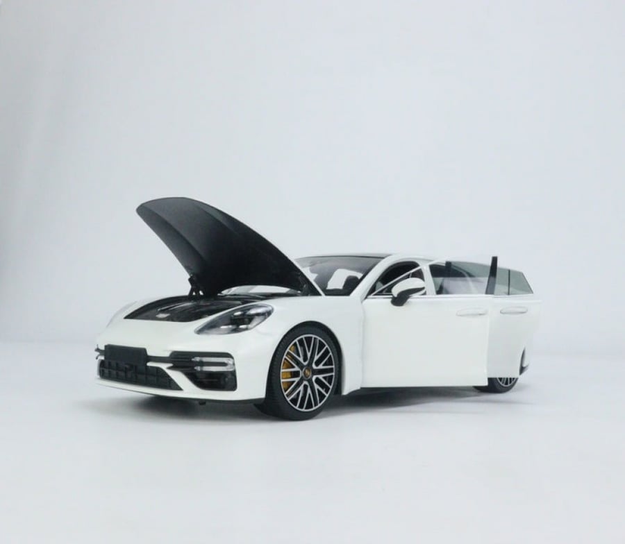 Porsche Panamera Turbo S 2020 Brand: Minichamps  Scale: 1/18 Color: Carrara White Metallic Limited Edition : 1 of 504 Units SKU : 113061074