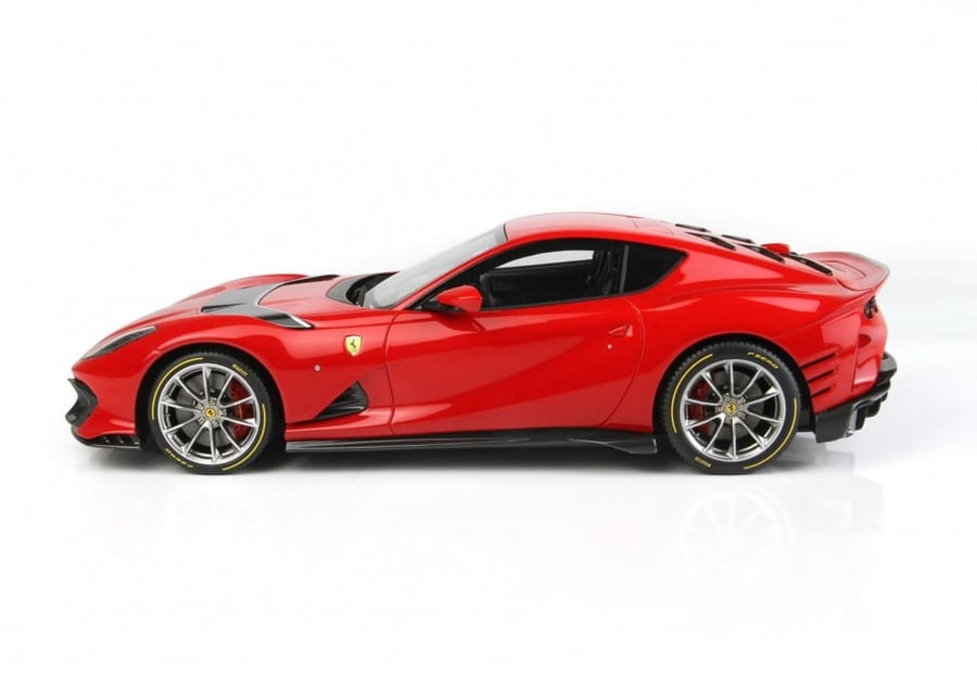 FERRARI - 812 COMPETIZIONE 2021 - CON VETRINA - WITH SHOWCASE Brand: BBR  Color: ROSSO CORSA 322 - SILVER RED Scale: 1/18 Limited Edition : 1 of 182 Units SKU : P18207B3
