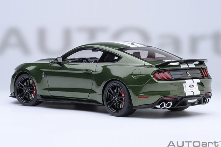 Autoart 1/18 73097  FORD MUSTANG SHELBY GT500 (ERUPTION GREEN)