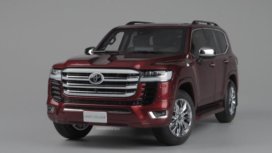 LCD-MODEL - TOYOTA - LAND CRUISER 300-ZX 2024  Scale: 1/18  Manufacturer Part Number: LCD18013-ZX-RE  Color: RED  Material: die-cast  Year: 2024