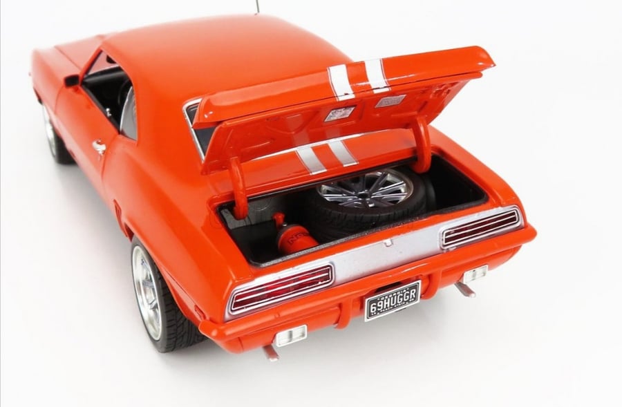 Model: CHEVROLET - CAMARO RESTOMOD COUPE 1969  Brand: Acme  Scale: 1/18 Color: Orange SKU: A1805720 Limited Edition : 1 of 800 Units