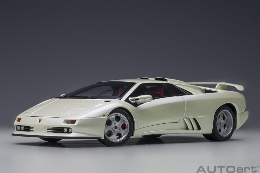 1/18 Autoart Lamborghini Diablo SE JOTA (Balloon White) AUTOART ID 79141