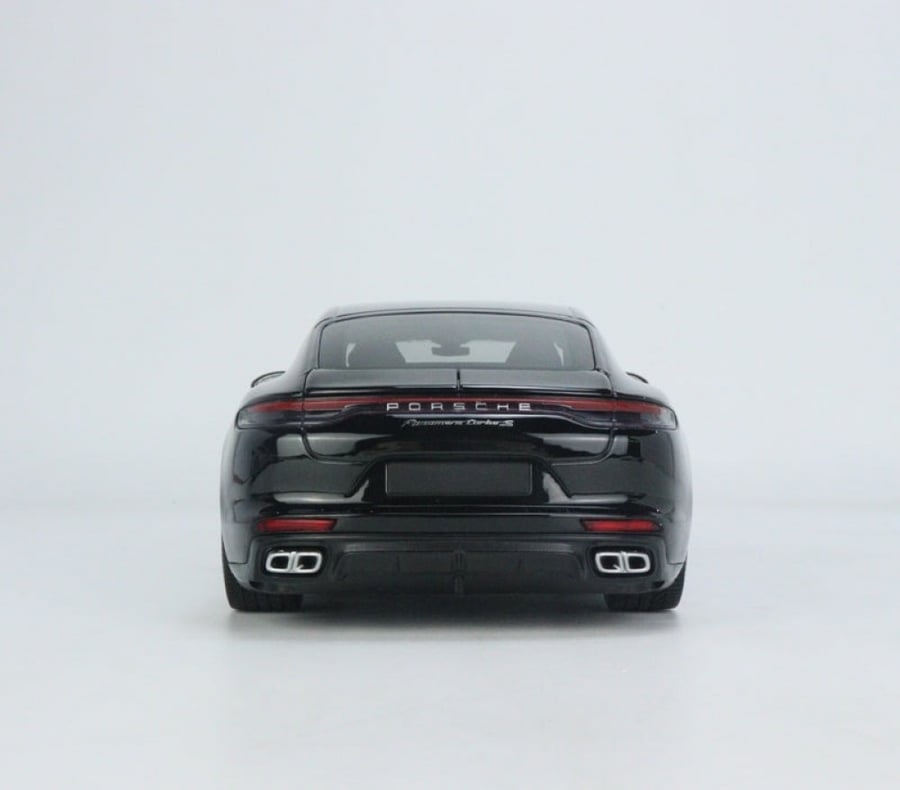 Porsche Panamera Turbo S 2020 Brand: Minichamps  Scale: 1/18 Color: Jet Black  Metallic   Limited Edition : 1 of 504 Units SKU : 113061076