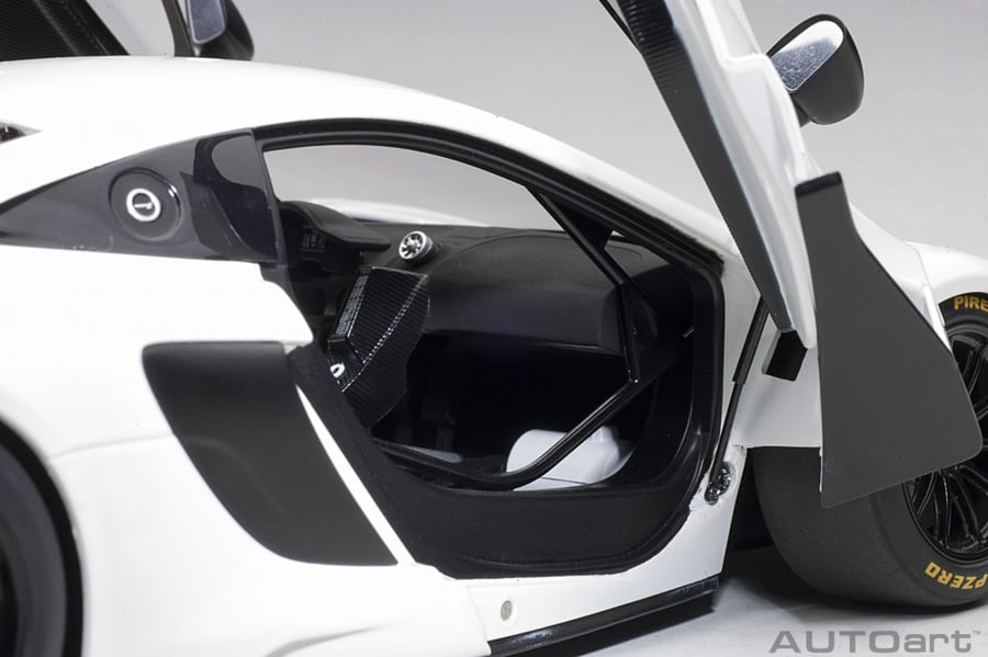 McLaren 650S GT3 Plain Body Version (White) AUTOART ID 81640