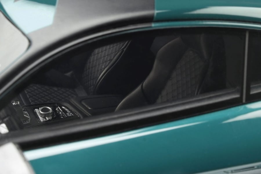 AUDI R8 V10 2019 Brand: Gt-spirit  Scale: 1/18 Color: Green  Limited edition: 1 of 999 Units Item Code : GT863