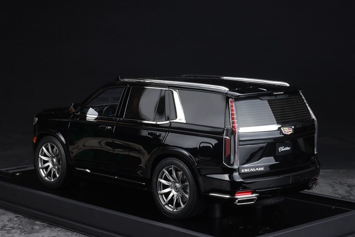 Cadillac Escalade  Brand: MOTORHELIX  Scale: 1/18 Color: Black  SKU: MH023BK Limited Edition : 1 of 299 Units