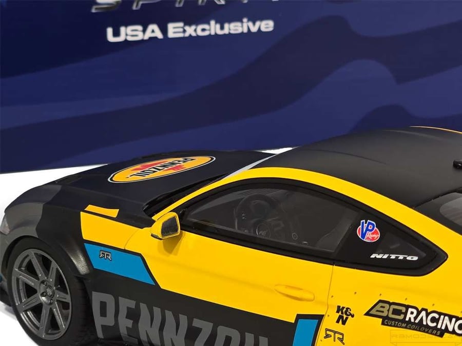 FORD MUSTANG RTR SPEC 5 Widebody Pennzoil 2021 Brand: Gt-spirit/Acme  Color: Yellow/Grey  Scale: 1/18 Limited edition : 1 of 750 Units  SKU: US056