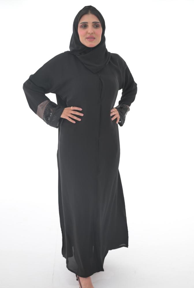 عباية اسود تطريز الاكمام
